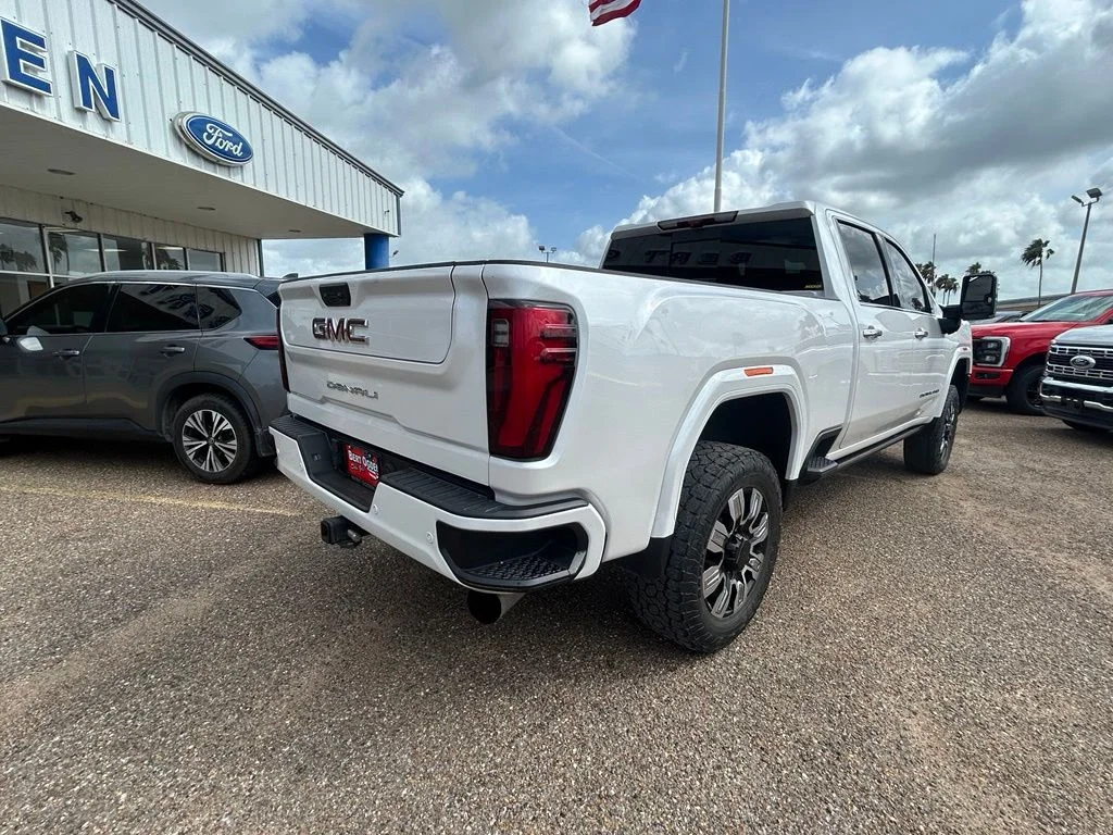 Used 2024 White GMC Denali image 6