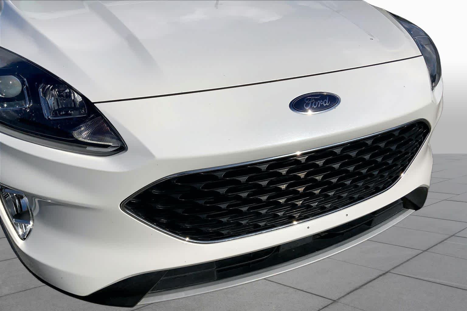 Used 2022 Star White Metallic Tri-Coat Ford SEL image 28