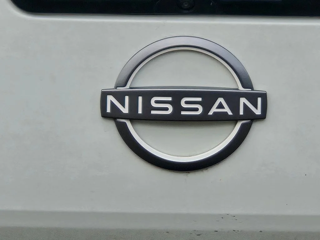 Used 2023 White Nissan S image 6