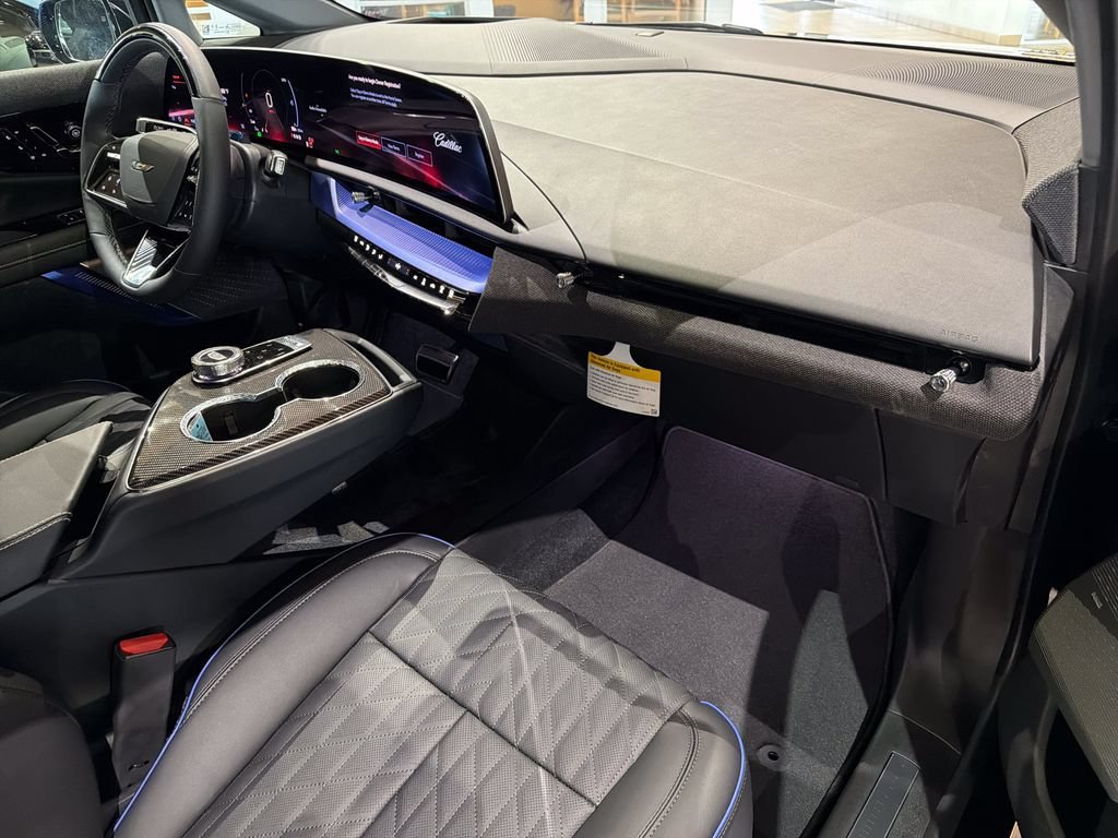 2026 Cadillac OPTIQ V-Series - Photo 8