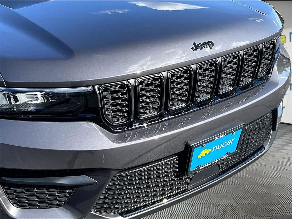 Used 2023 Gray Jeep Altitude X image 32