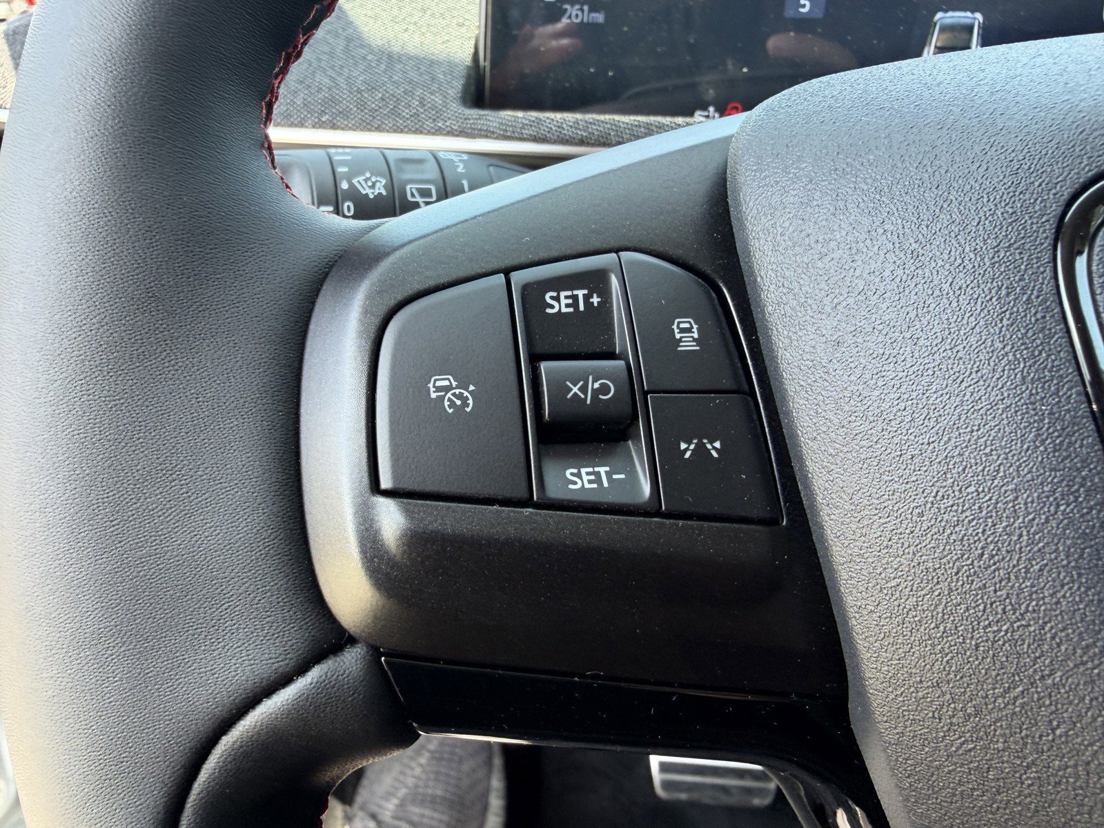 New 2026 Glacier Gray Metallic Tri-coat Ford Premium image 23
