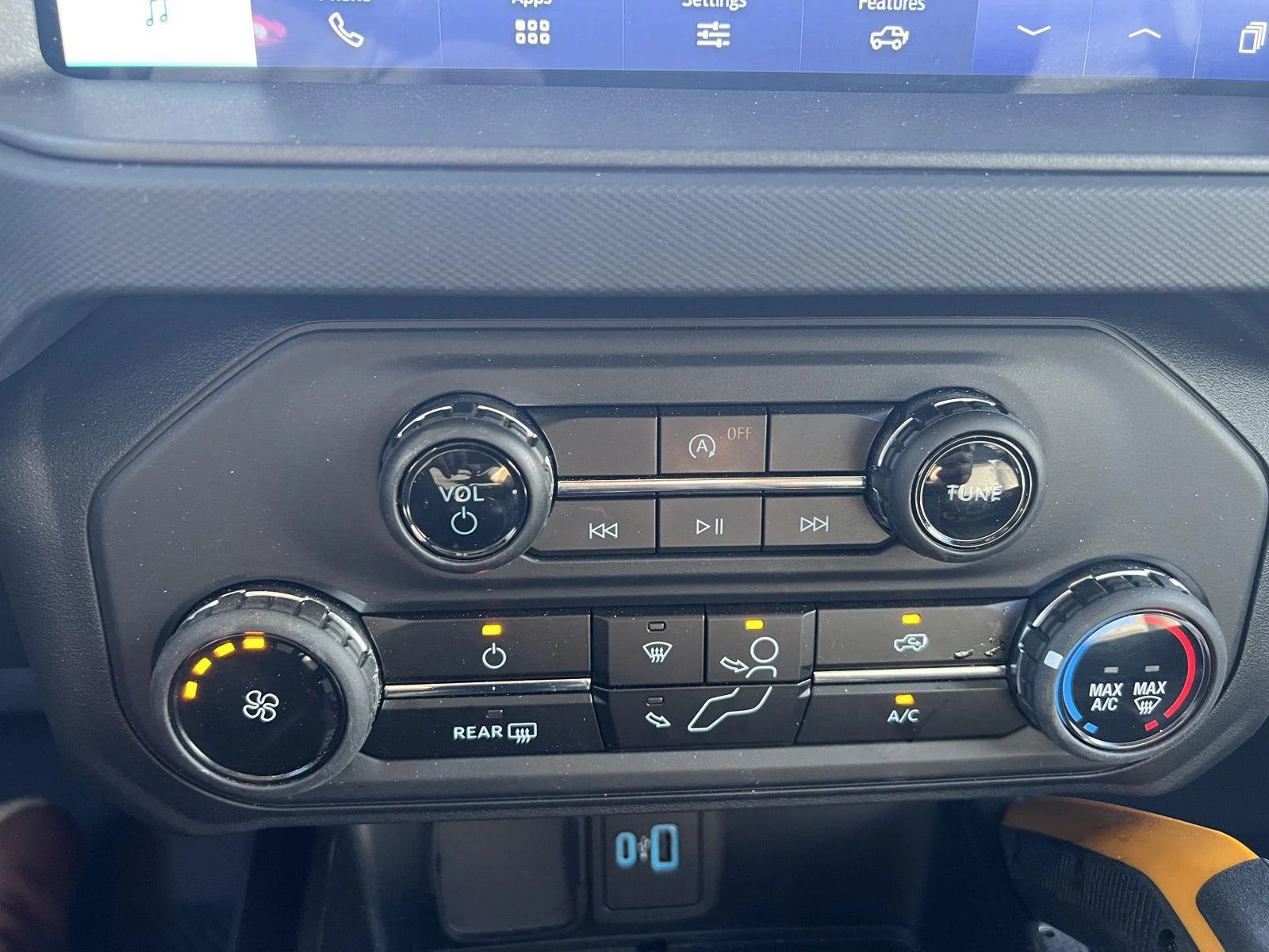 Used 2024 Carbonized Gray Ford Badlands image 12