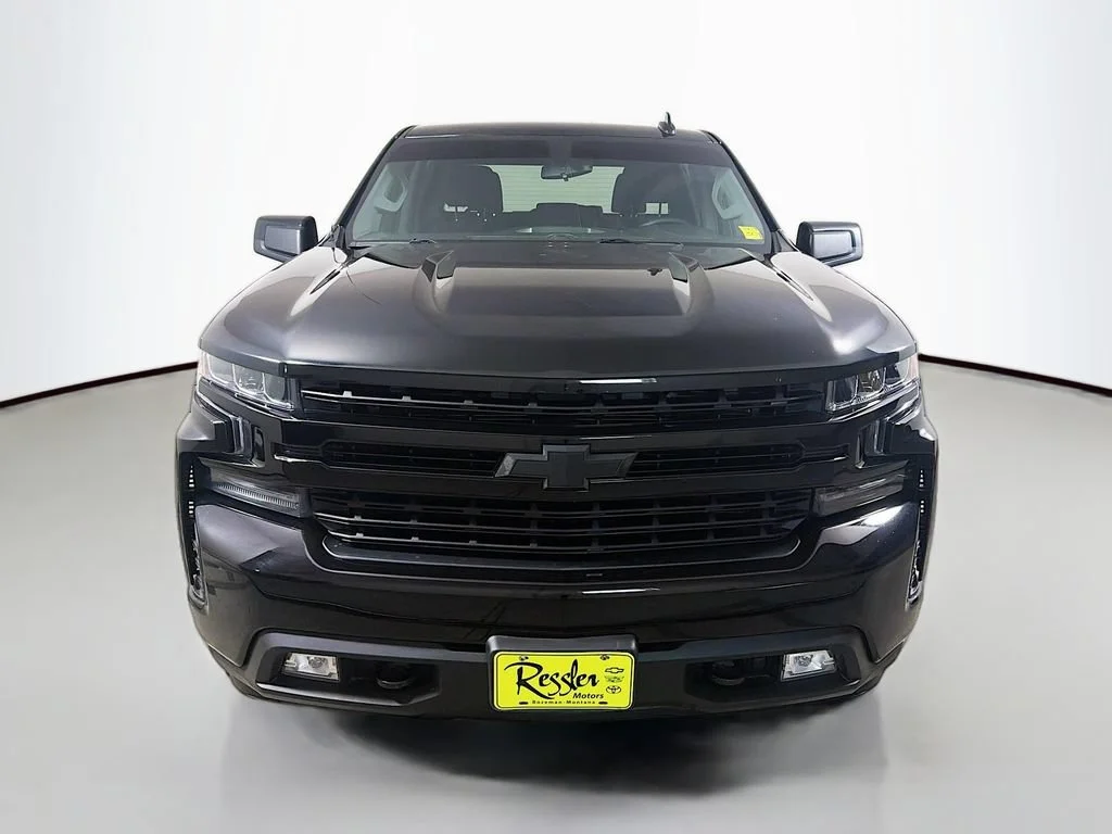 Used 2021 BLACK Chevrolet RST image 2