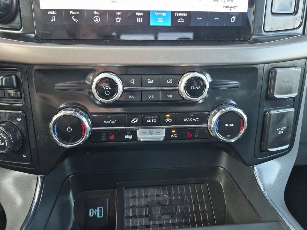 Used 2024 Black Metallic Ford XLT image 38