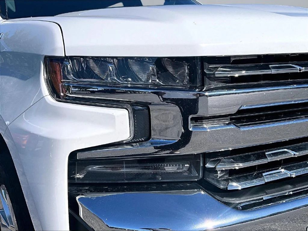 Used 2020 White Chevrolet LTZ image 31