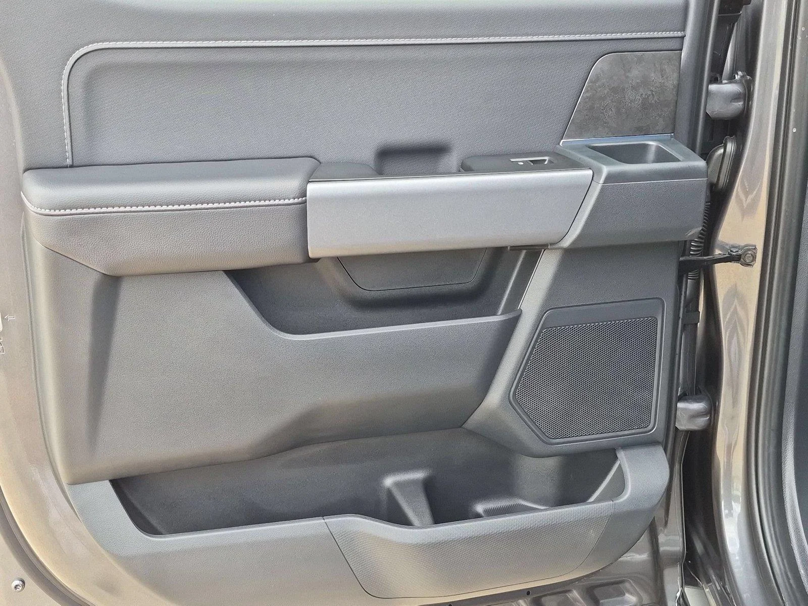Used 2026 Carbonized Gray Metallic Ford XLT image 30