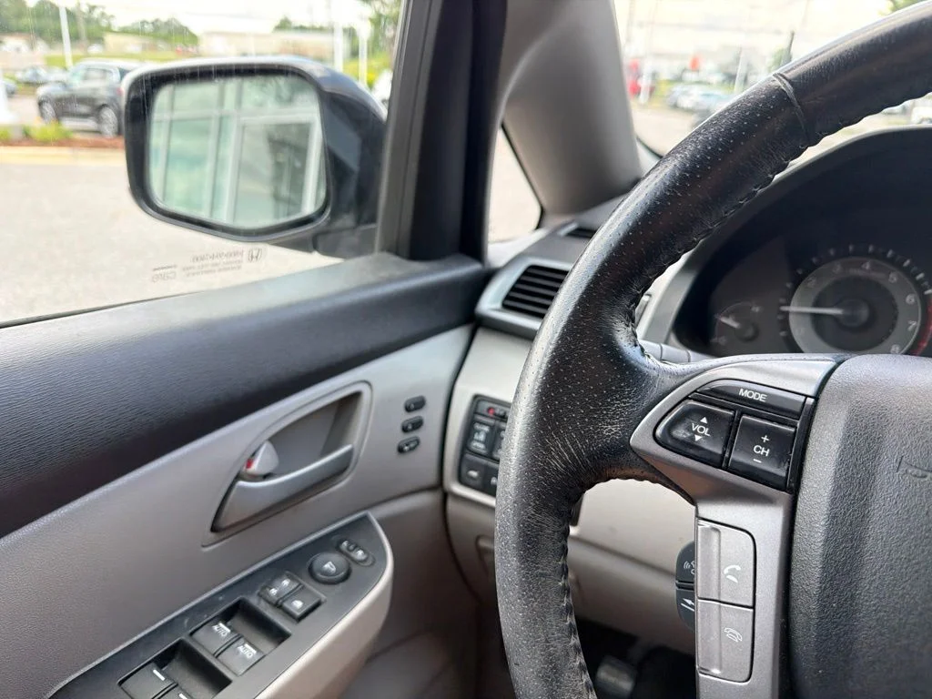 Used 2013 Silver Honda Touring image 20