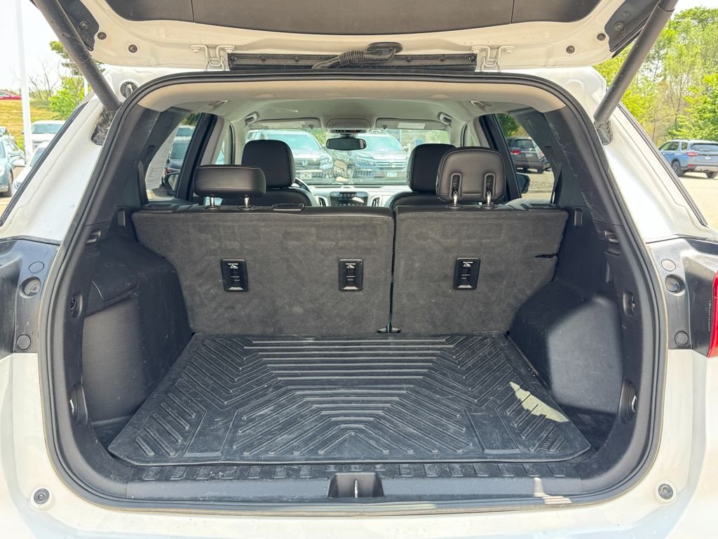 Used 2018 Summit White Chevrolet Premier image 24