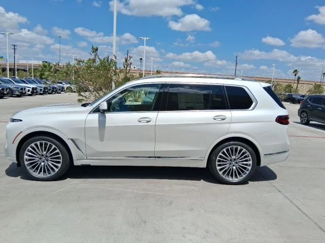New 2027 Mineral White Metallic BMW xDrive40i image 3