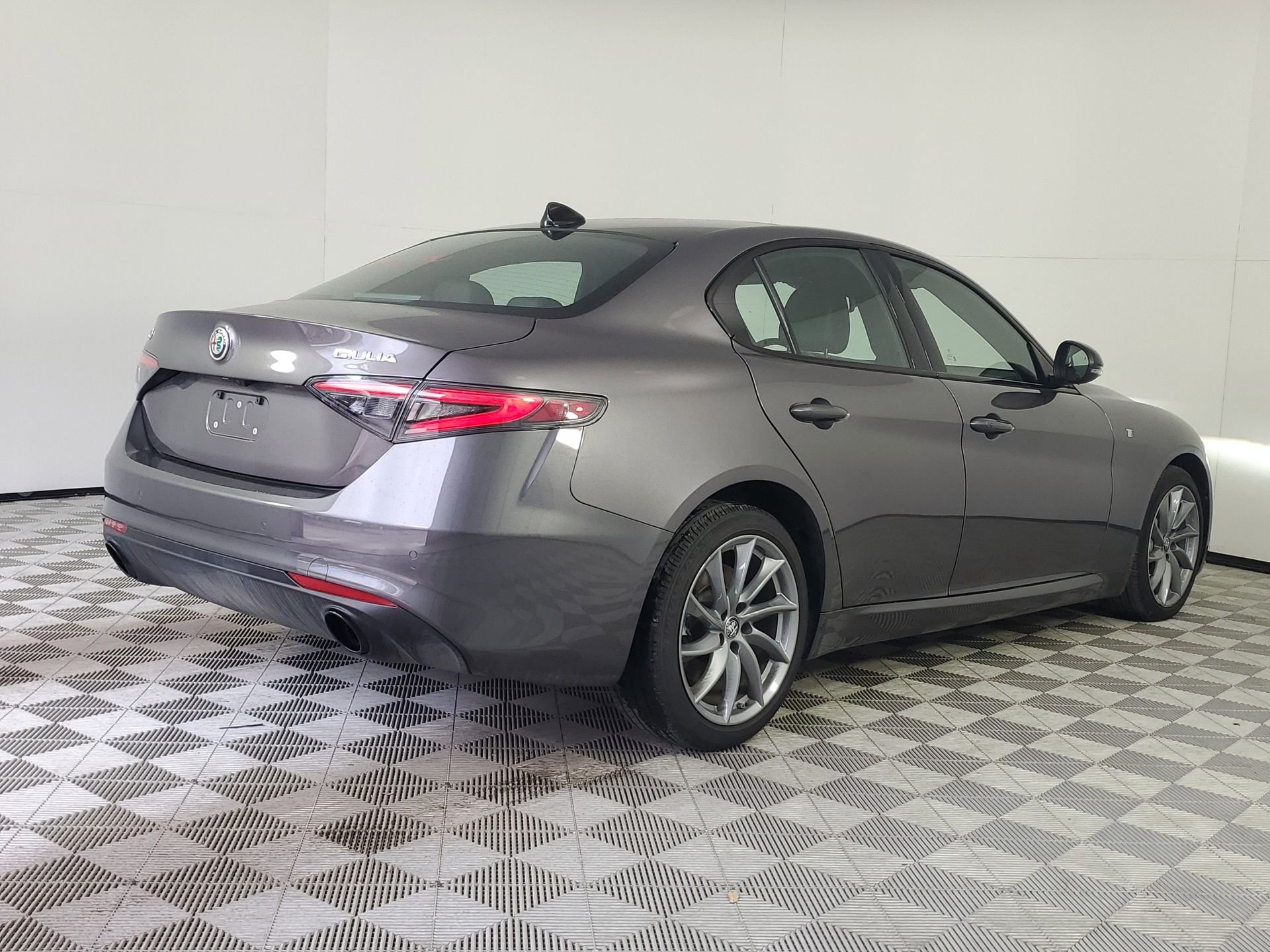 2024 Alfa Romeo Giulia Ti - Photo 10