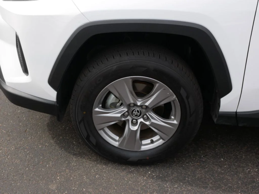 Used 2025 White Toyota XLE image 8