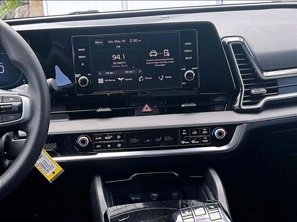 Used 2023 Fusion Black Kia LX image 18