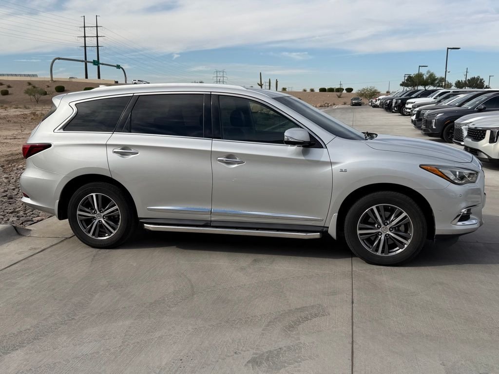 2017 Infiniti QX60 Base photo 2