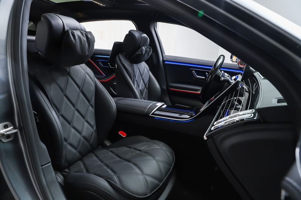 Certified Used 2024  Mercedes-Benz Maybach S 580 image 10
