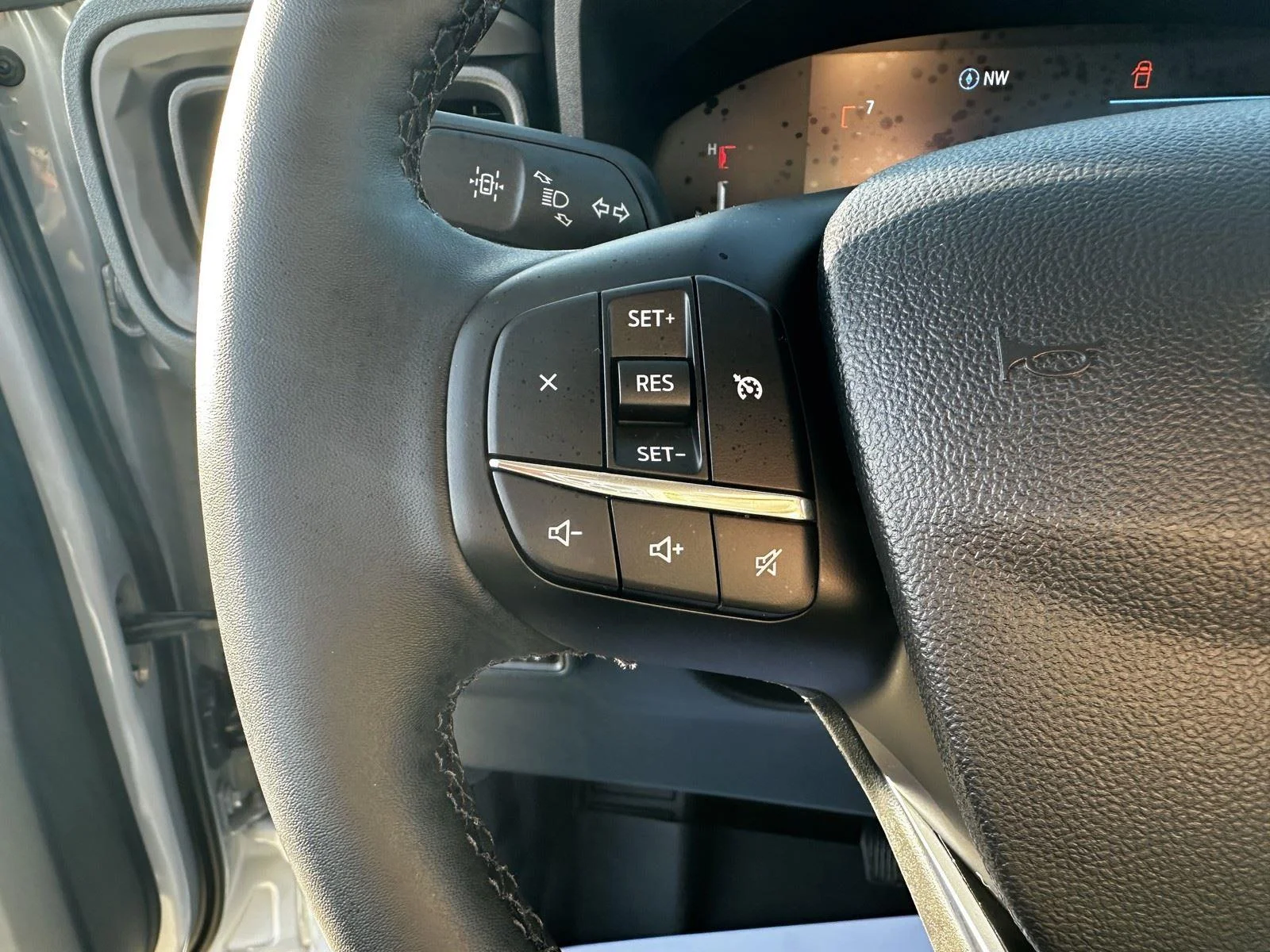 New 2026 Space White Metallic Ford XLT image 24