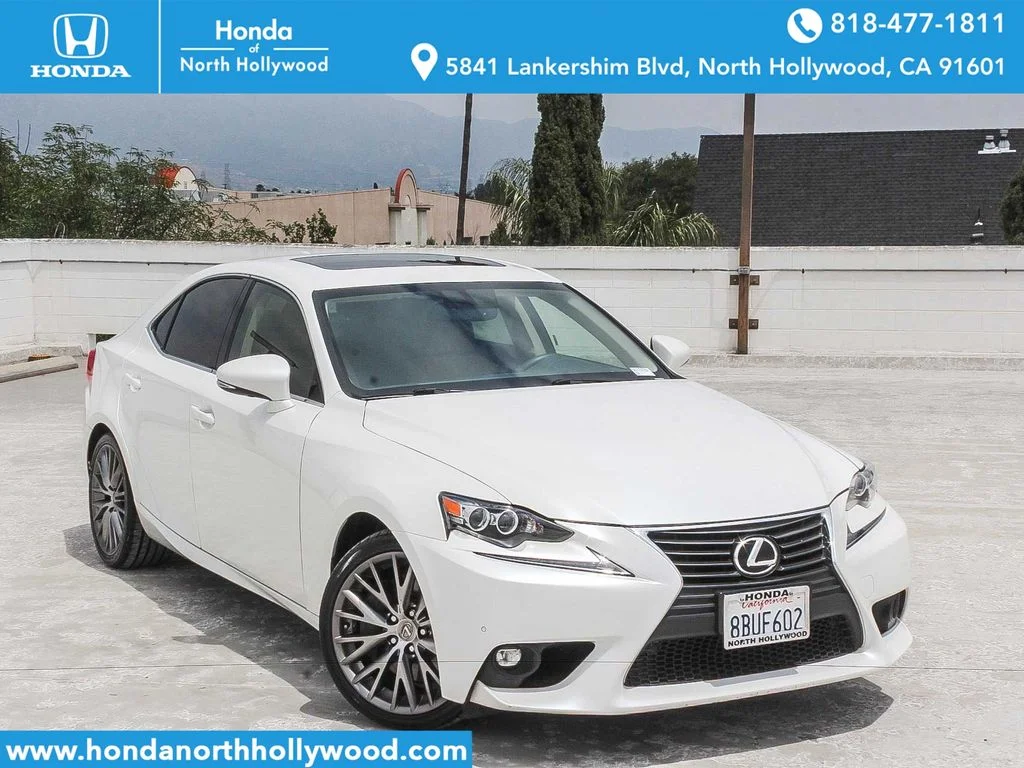 2016 Lexus IS 350 200t's photo