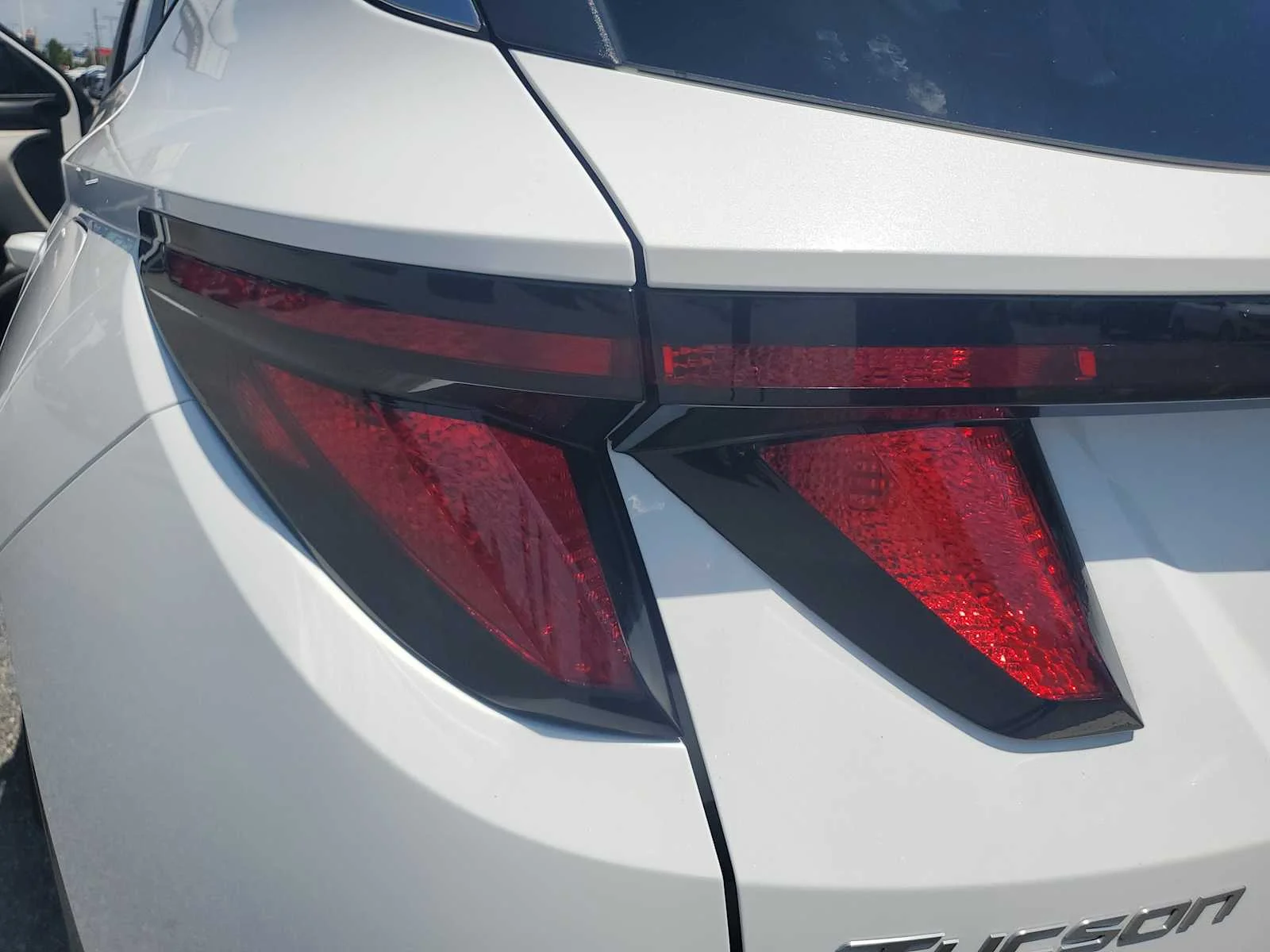 Used 2025 White Hyundai SEL image 14