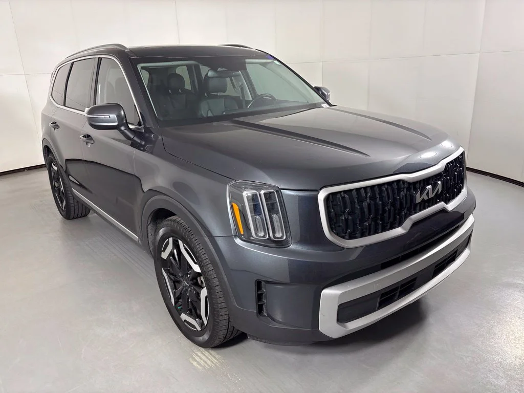 Used 2024 Gray Kia EX image 2
