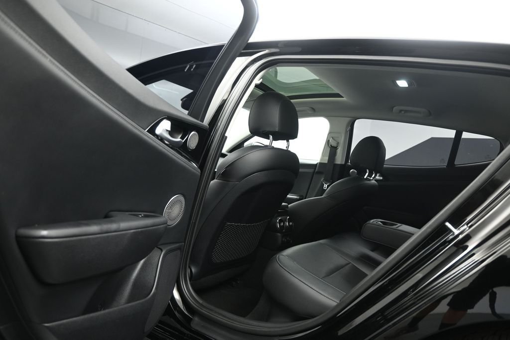 Used 2019 Black Kia Premium image 22