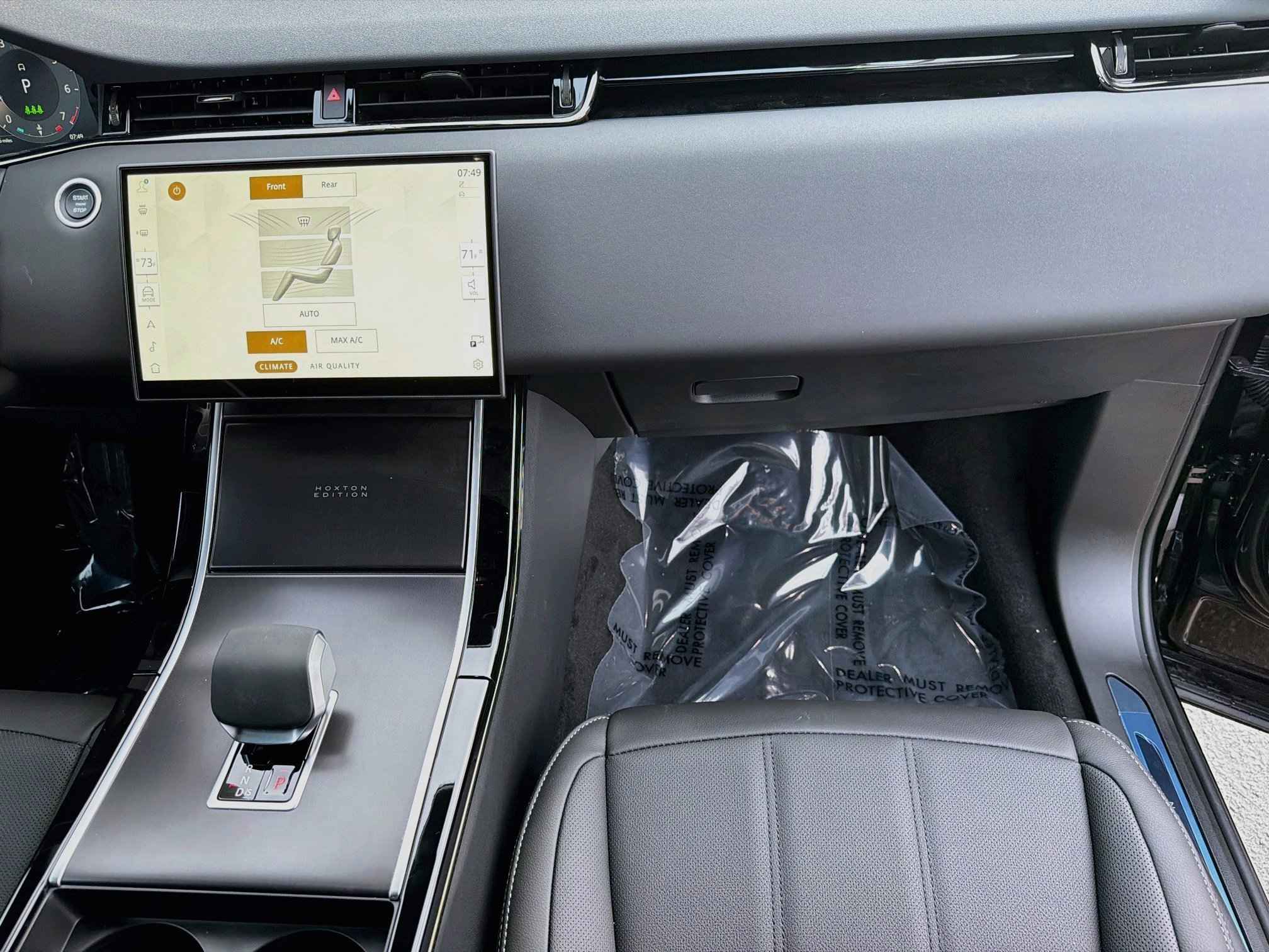 New 2026 Santorini Black LAND ROVER  image 17