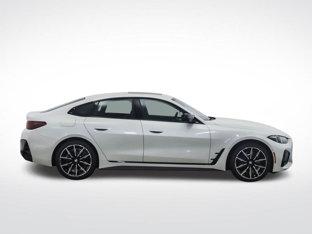 2025 BMW i4 M50 - Photo 6