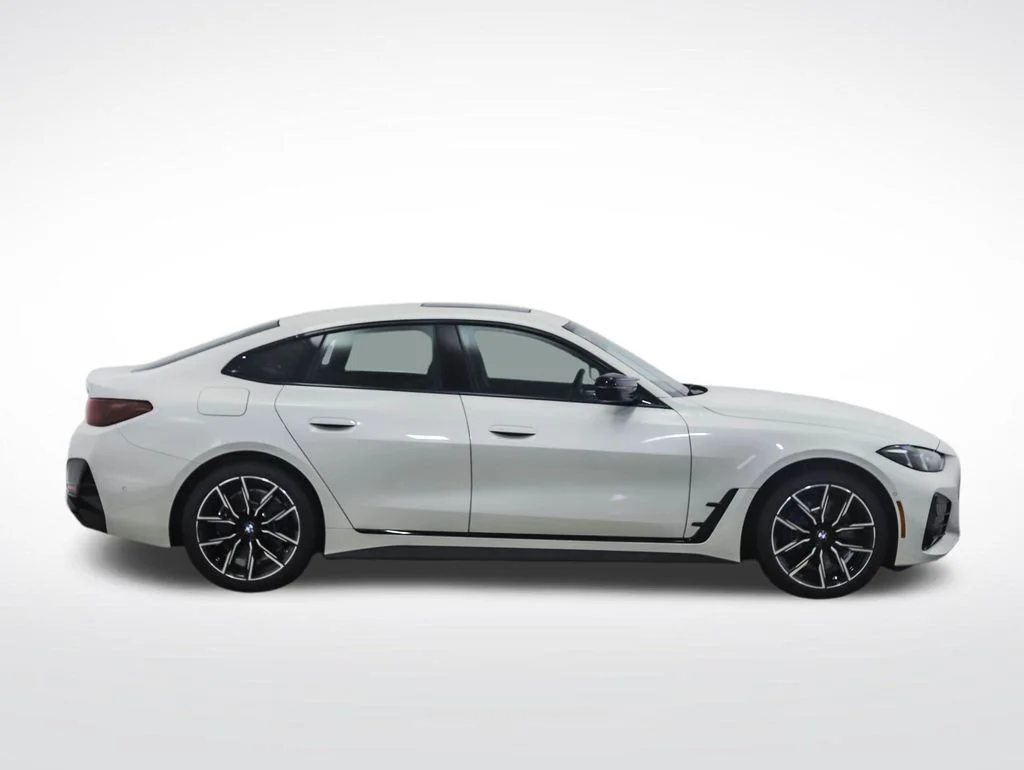 2025 BMW i4 M50 - Photo 6