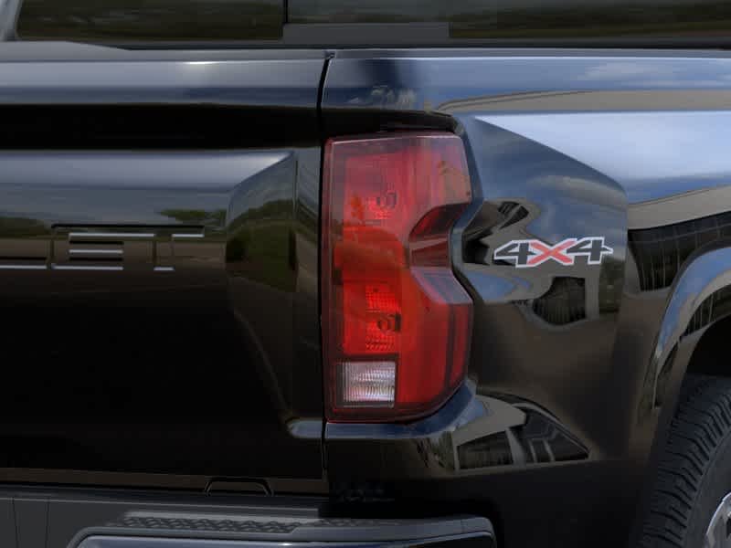 2025 Chevrolet Colorado LT - Photo 11
