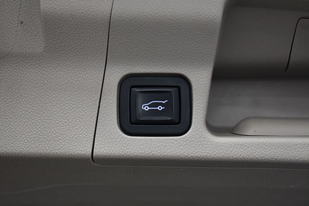 Used 2019 Pepperdust Metallic GMC Denali image 6