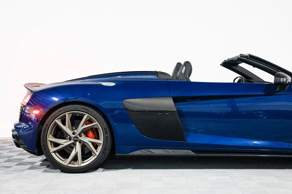 Used 2023 Blue Audi V10 performance image 3