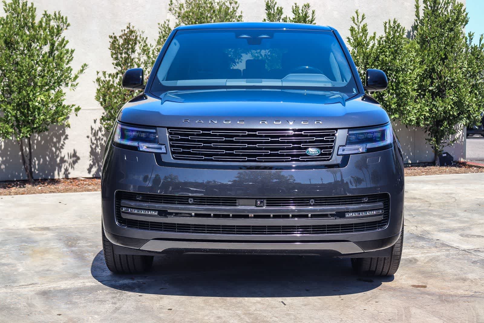 New 2026 Carpathian Grey Land Rover SE image 2