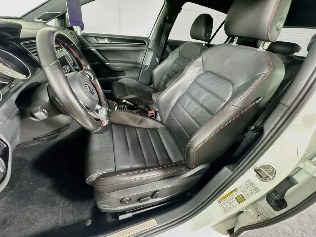 Used 2017 White Volkswagen Autobahn image 25