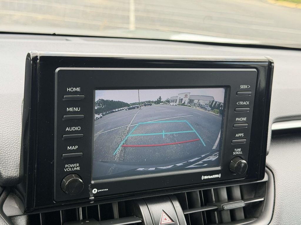 Used 2021 Silver Toyota XLE image 4
