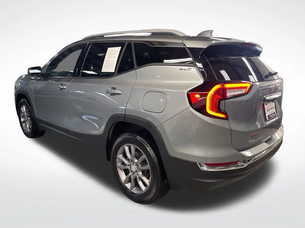 Used 2023 Silver GMC SLT image 3