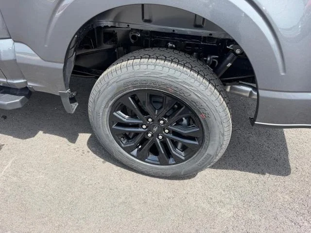 New 2026 Carbonized Gray Metallic Ford XLT image 31