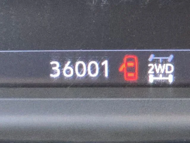 Used 2023 Summit White Chevrolet LT image 34