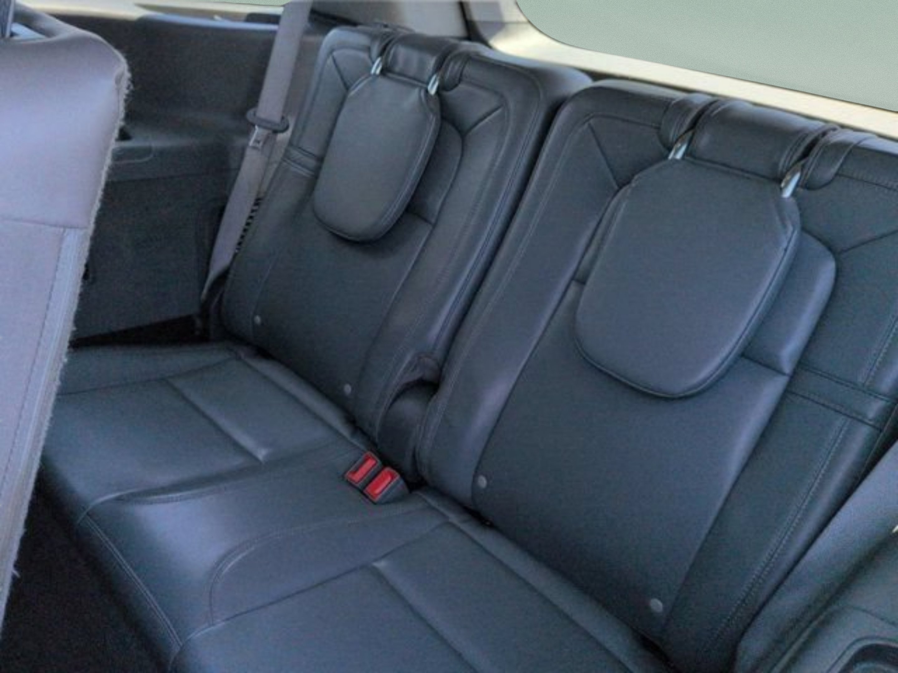 Used 2021 Black Lincoln Reserve image 14
