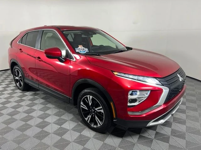 Used 2025 Blue Mitsubishi SE image 1