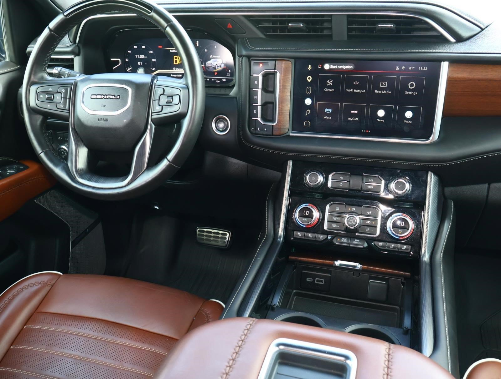 Used 2024 White Frost Tricoat GMC Denali Ultimate image 10