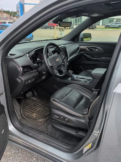 Used 2023 Gray Chevrolet Premier image 7