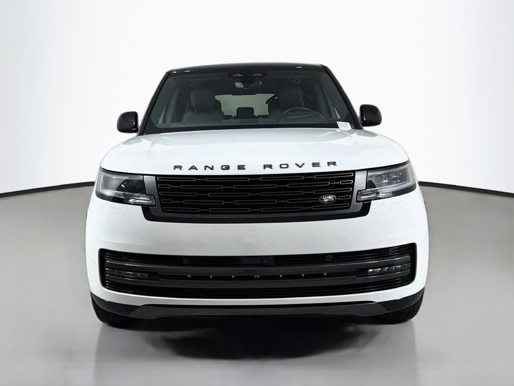 New 2027 Fuji White Land Rover SE image 2