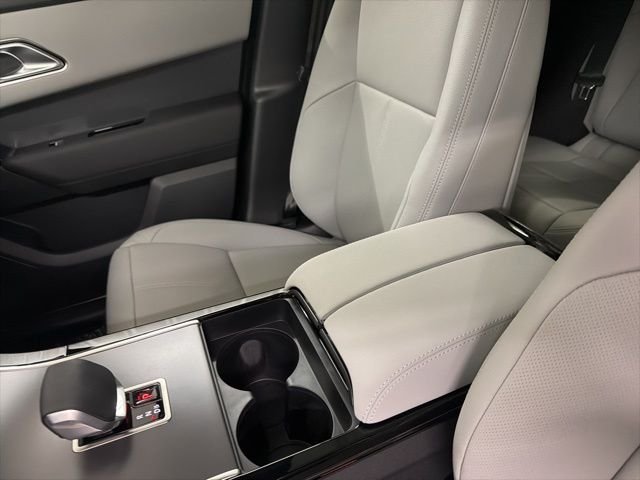 New 2026 Fuji White Land Rover S image 37