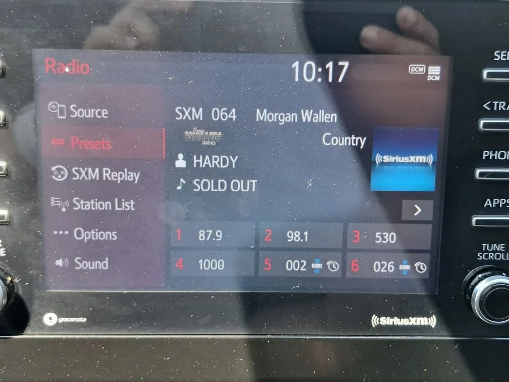2024 Toyota Camry SE - Photo 10
