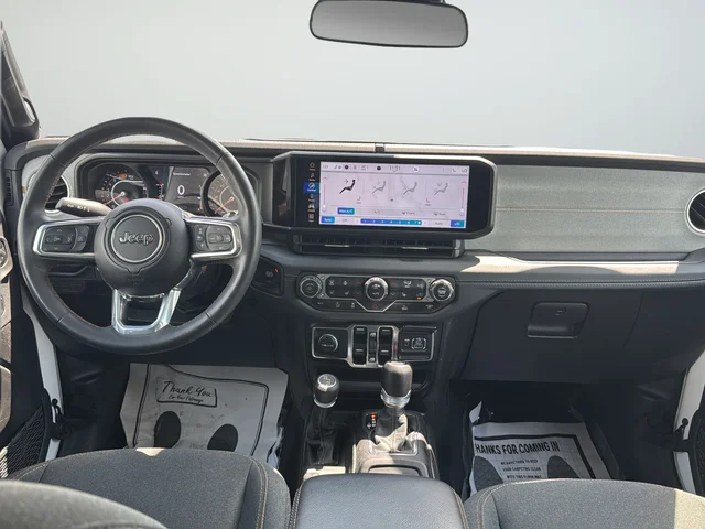 Used 2024 White/off-white Jeep Sahara image 9