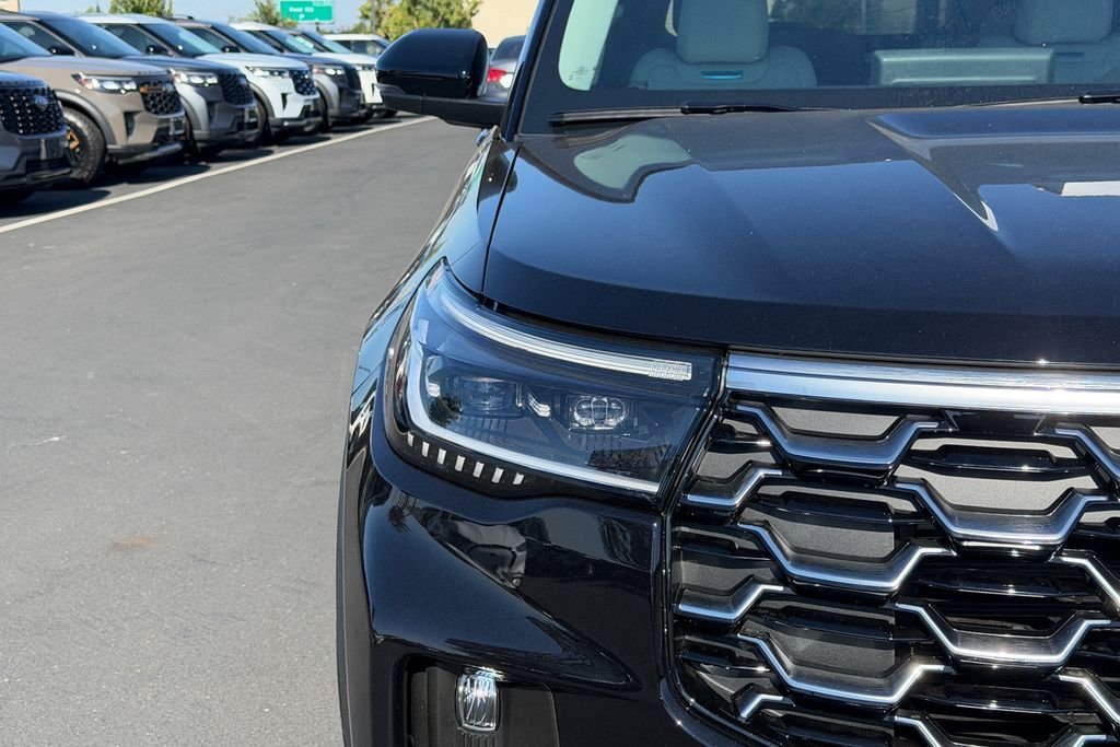 New 2026 Agate Black Metallic Ford Platinum™ image 4