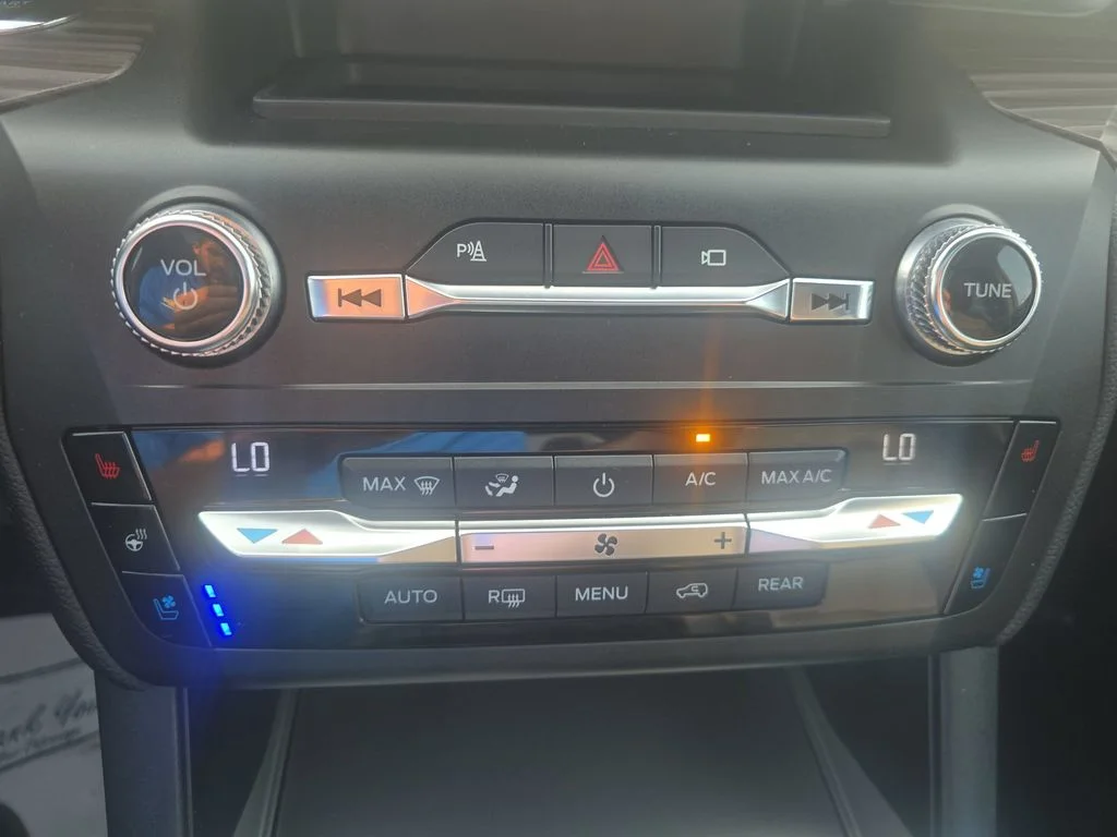 Used 2020 Red Metallic Ford Limited image 28