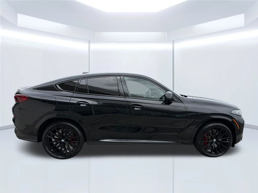New 2027 Black Sapphire Metallic BMW M60i image 7