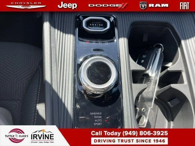 New 2026 Sting-Gray Clear-Coat Exterior Paint Jeep Laredo image 43