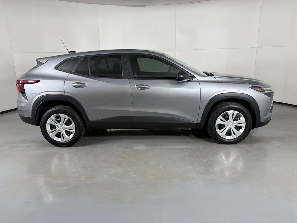 Used 2025 Gray Chevrolet LS image 11