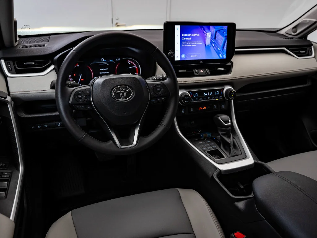 Used 2025 Silver Sky Metallic Toyota XLE Premium image 4